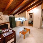 Eptalofos Apartments *