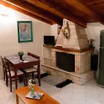 Διαμέρισμα Eptalofos Apartments *