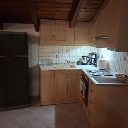 Eptalofos Apartments *