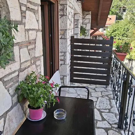 Eptalofos Apartments *