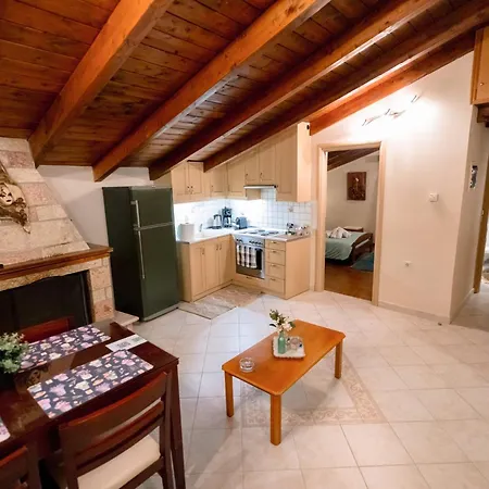 Eptalofos Apartments *