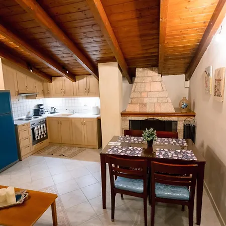 Eptalofos Apartments Appartement *