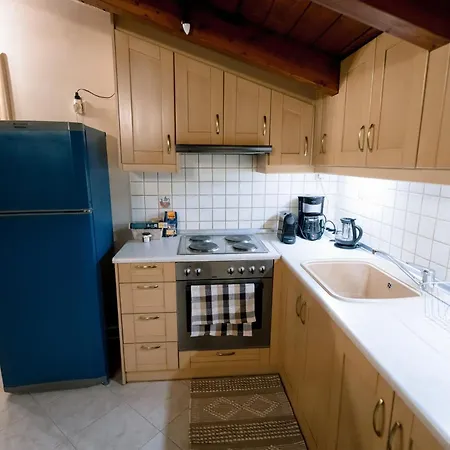 Eptalofos Apartments *