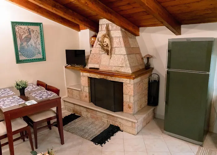 Eptalofos Apartments