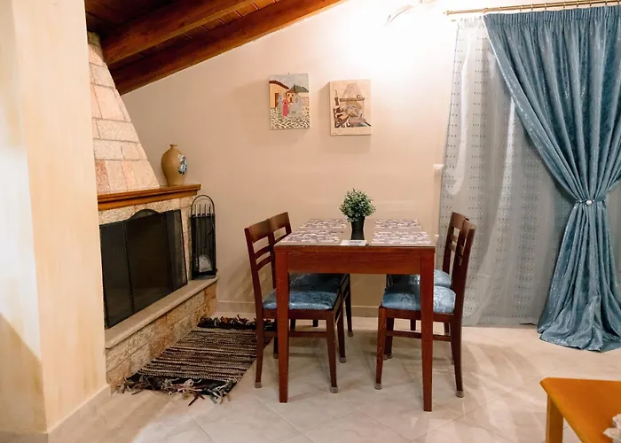 Eptalofos Apartments *