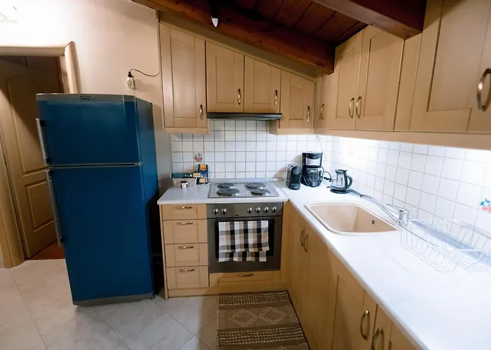 Eptalofos Apartments *